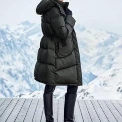 BETTY BARCLAY Daunen-Steppjacke Mit Kapuze Dunkelgrün 25 BETTY BARCLAY Daunen-Steppjacke Mit Kapuze Dunkelgrün -ONLY Geschäft unnamed file 1235