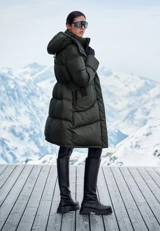 BETTY BARCLAY Daunen-Steppjacke Mit Kapuze Dunkelgrün 13 BETTY BARCLAY Daunen-Steppjacke Mit Kapuze Dunkelgrün – Bild 11