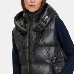 BETTY BARCLAY Daunenweste Mit Kapuze Dunkelgrün -ONLY Geschäft unnamed file 1308