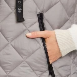 Cartoon Steppweste Mit Kapuze Steeple Gray 17 Cartoon Steppweste Mit Kapuze Steeple Gray -ONLY Geschäft unnamed file 1497